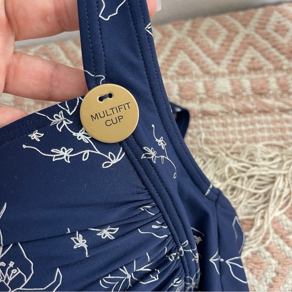 Nip Tuck Garden Line Foil One Piece Swimsuit Size 8 Navy Silver Metallic - Picture 13 of 16